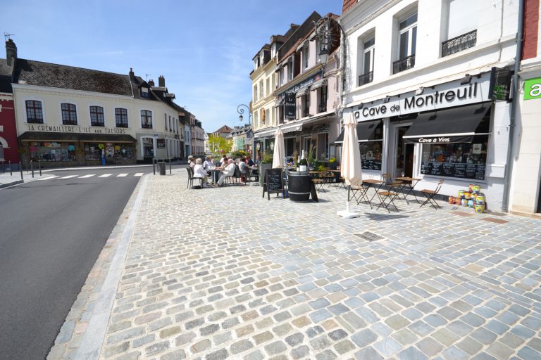 Montreuilsurmer Grand place — Landscape + Architecture